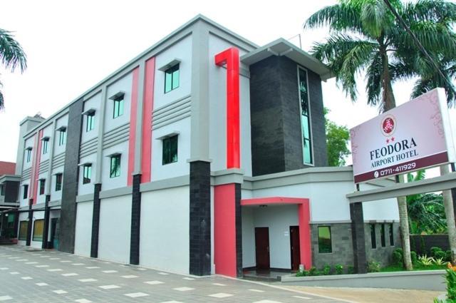 Feodora Airport Hotel Palembang Exterior foto