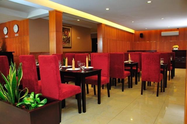 Feodora Airport Hotel Palembang Exterior foto