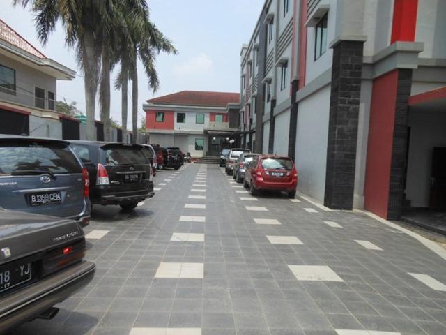 Feodora Airport Hotel Palembang Exterior foto
