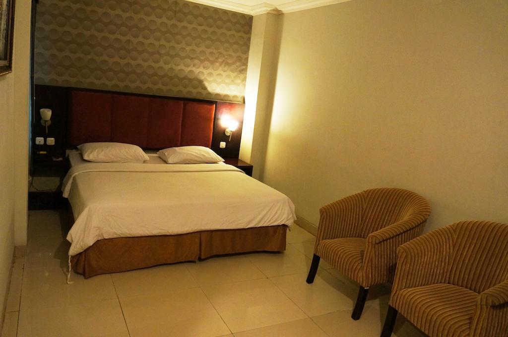 Feodora Airport Hotel Palembang Habitación foto