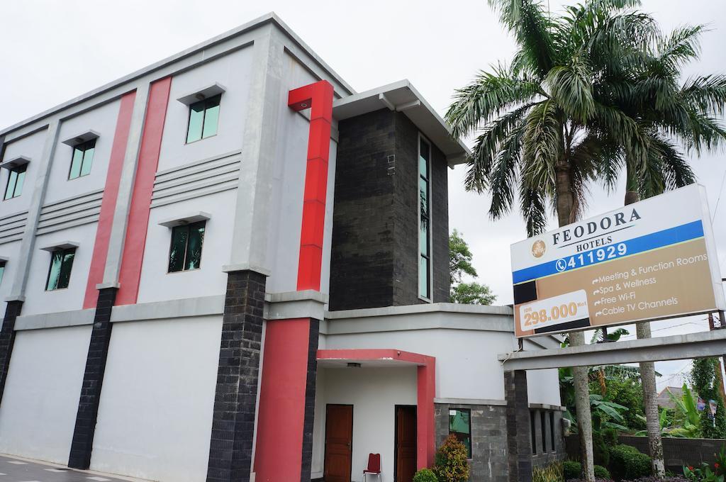 Feodora Airport Hotel Palembang Exterior foto