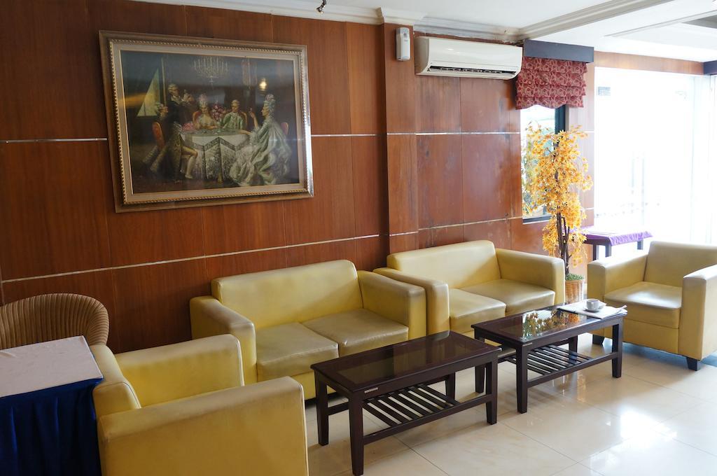Feodora Airport Hotel Palembang Exterior foto