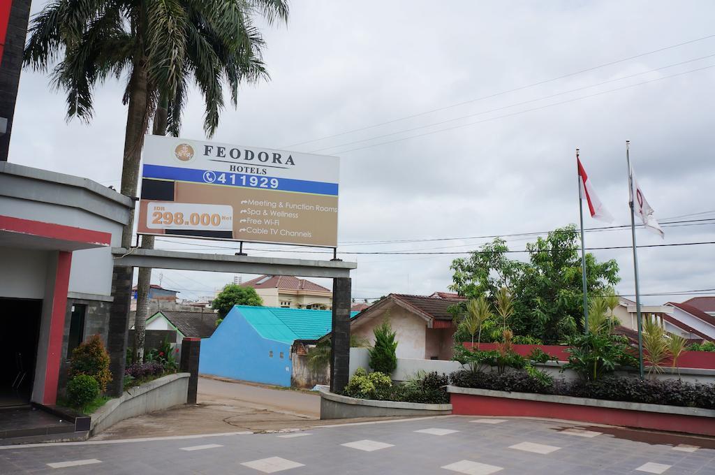 Feodora Airport Hotel Palembang Exterior foto