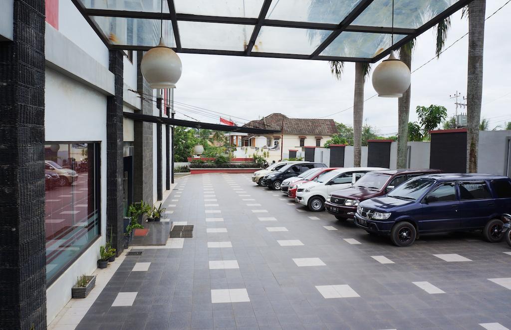 Feodora Airport Hotel Palembang Exterior foto