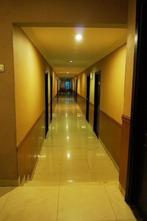 Feodora Airport Hotel Palembang Exterior foto
